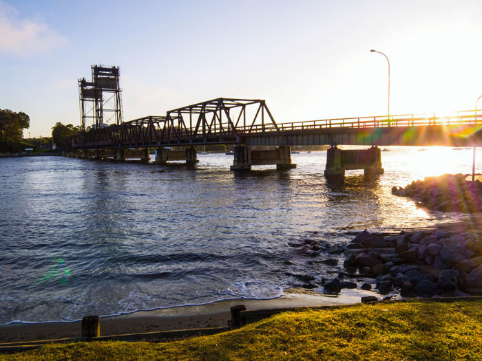 Bay-bridge-at-dawn