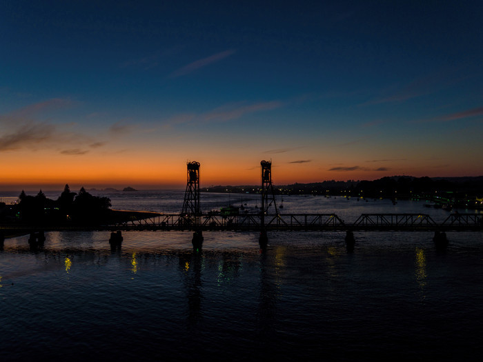 Bridge-at-dawn